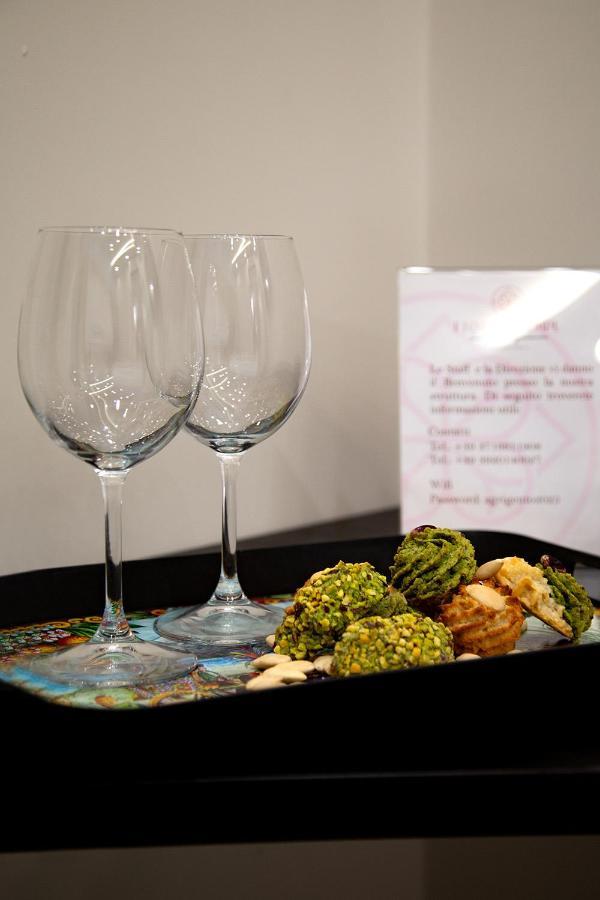 Fiore Dei Templi - Luxury Suite Experience อากริเจนโต ภายนอก รูปภาพ